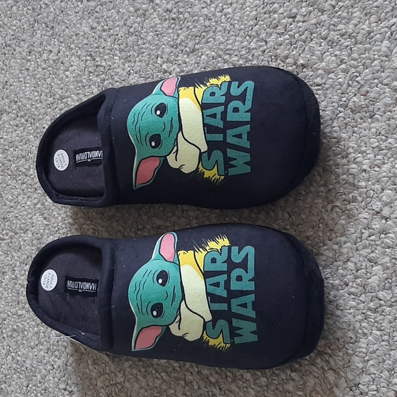 New Star Wars Men's The Mandalorian "The Child" Clog Slipper. - Picture 2 of 12
